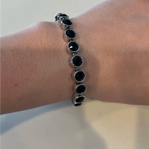A beautiful black/silver statement bracelet!